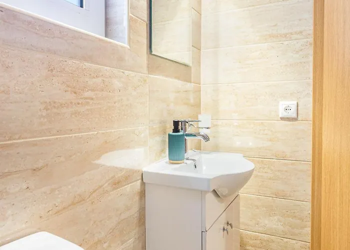 Neva's Apartment's In Center Chania 1 2